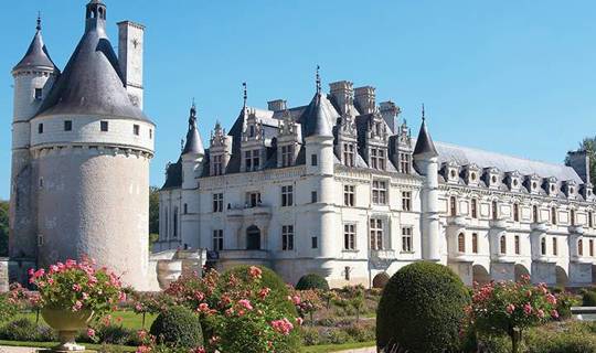 Large white castle Chambord Chateau Chenonceau
