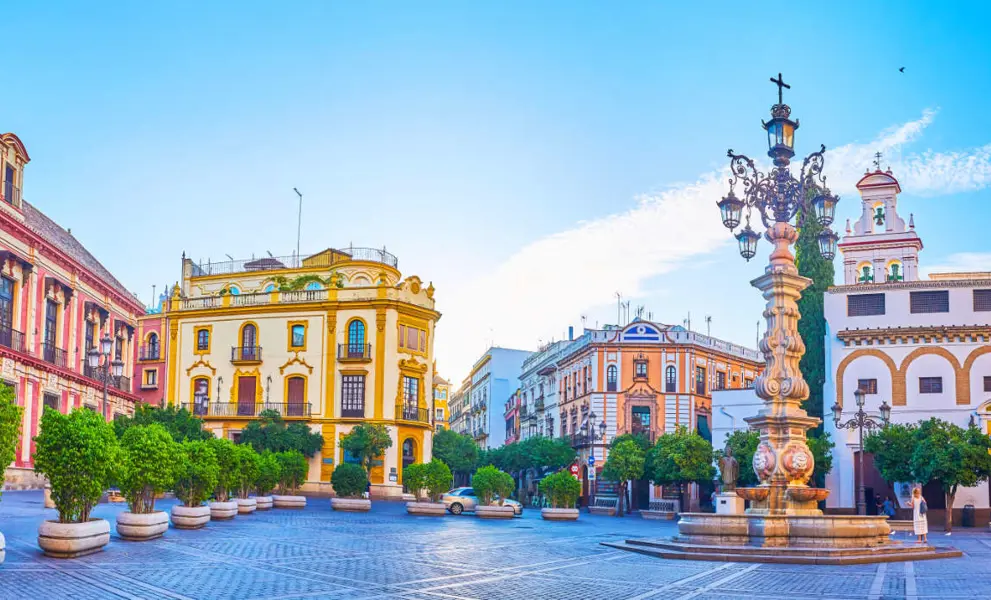 Panorama of Plaza de la Virgen de los Reyes