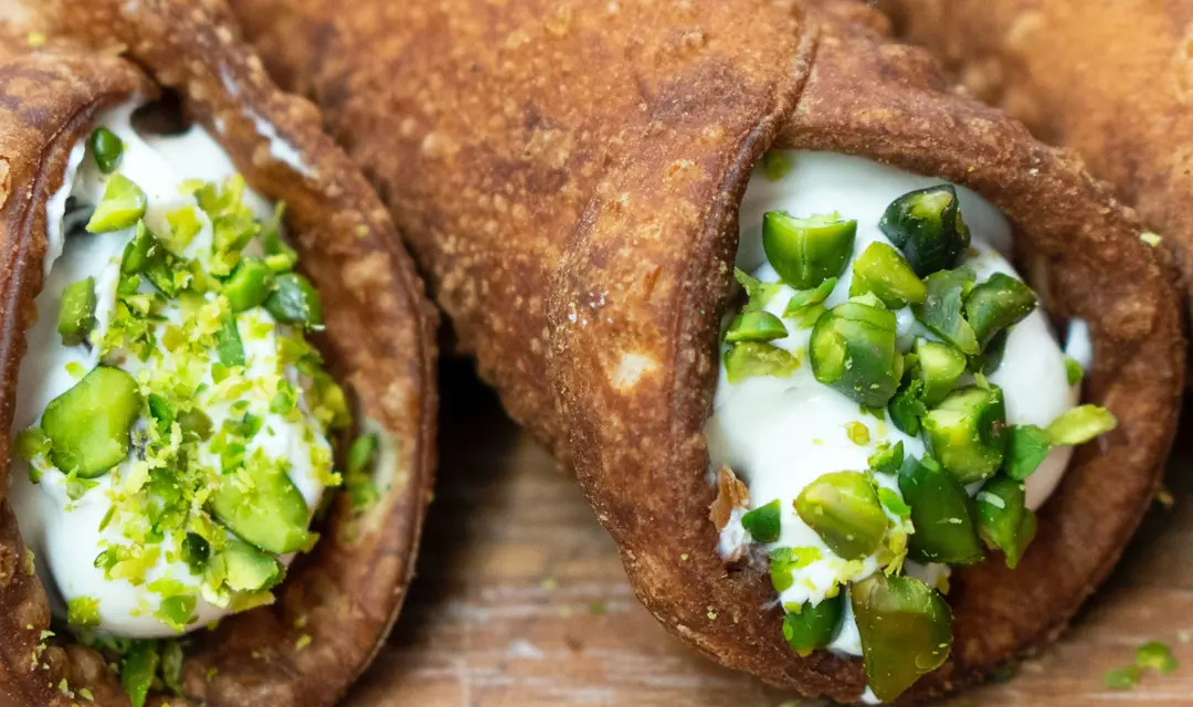 RF CANNOLI Amirali Mirhashemian Zrl9pzp Nos Unsplash Food And Drink 1920 X 500