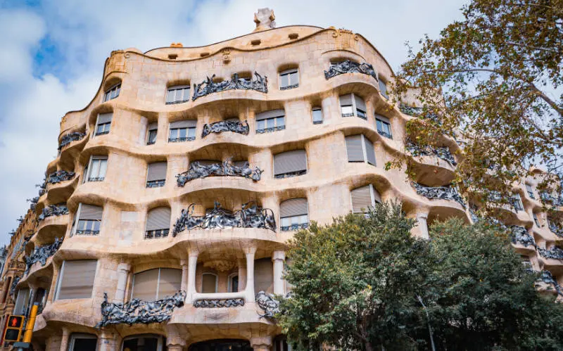 Famous Barcelona Buildings La Pedrera Casa Milà