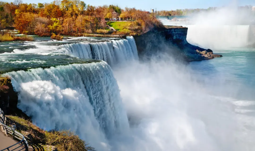 A bird's-eye view of Niagara Falls in the sunshine