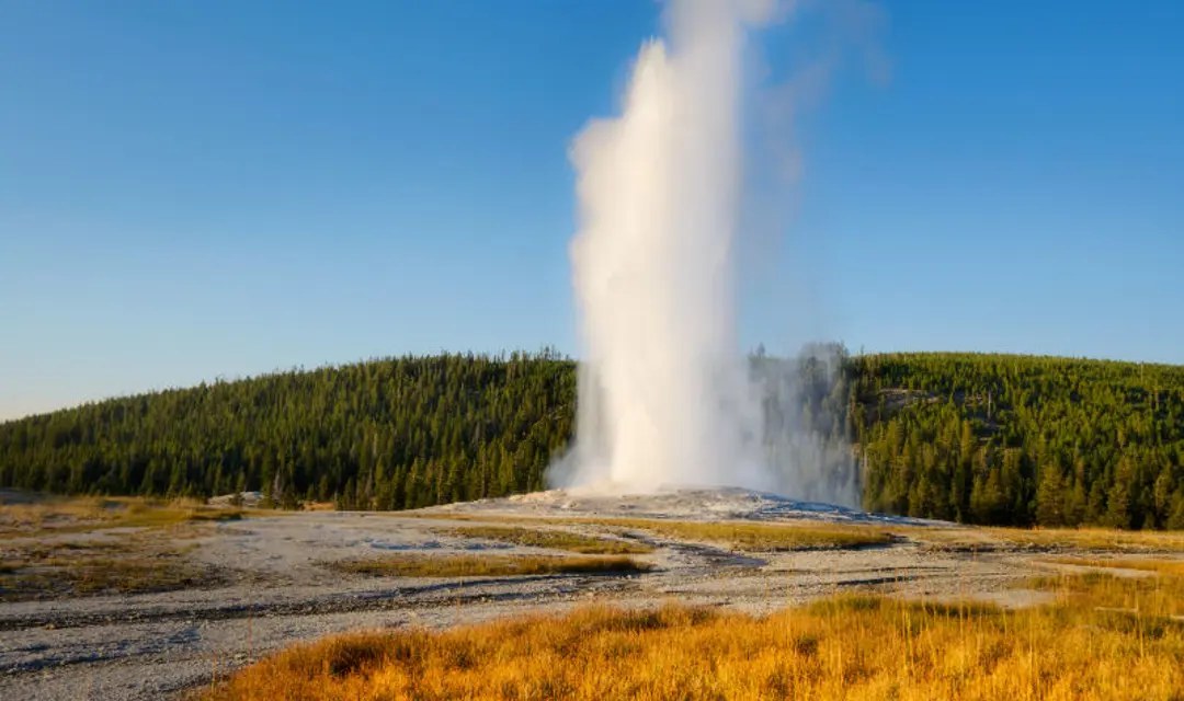 Geyser - Natural landmarks - escorted tours USA
