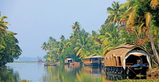 RF_India_Kerala houseboat_ 000036842046 ext.jpg