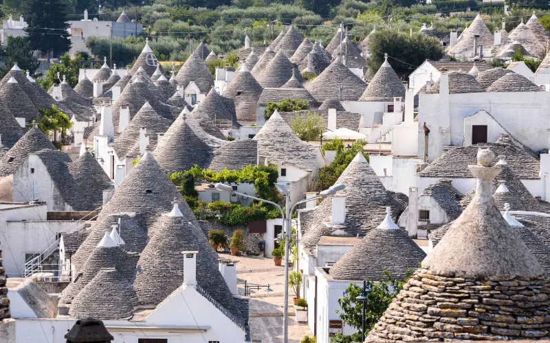 Best Places To Visit In Puglia - Alberobello
